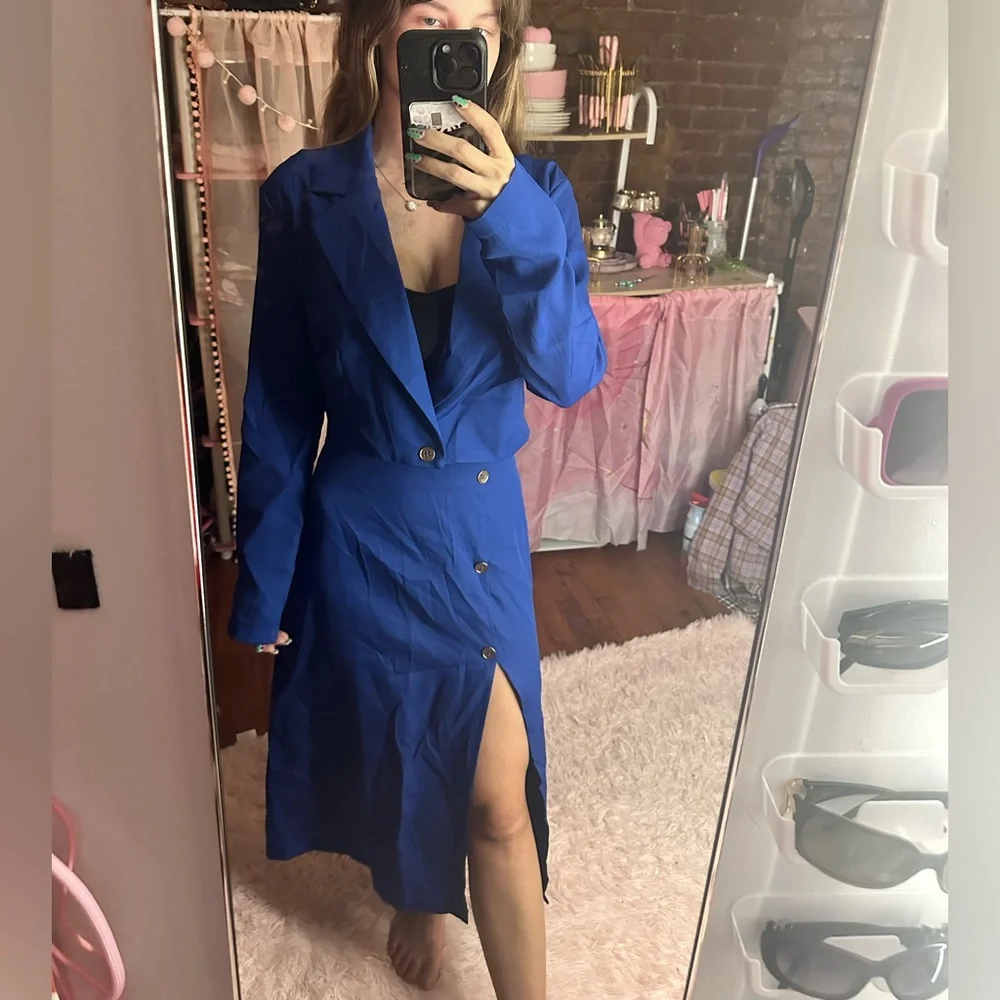 ๐ blue skirt suit - Picture 2 of 2